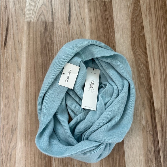 3/$15 Calvin Klein blue infinity scarf - Picture 1 of 4